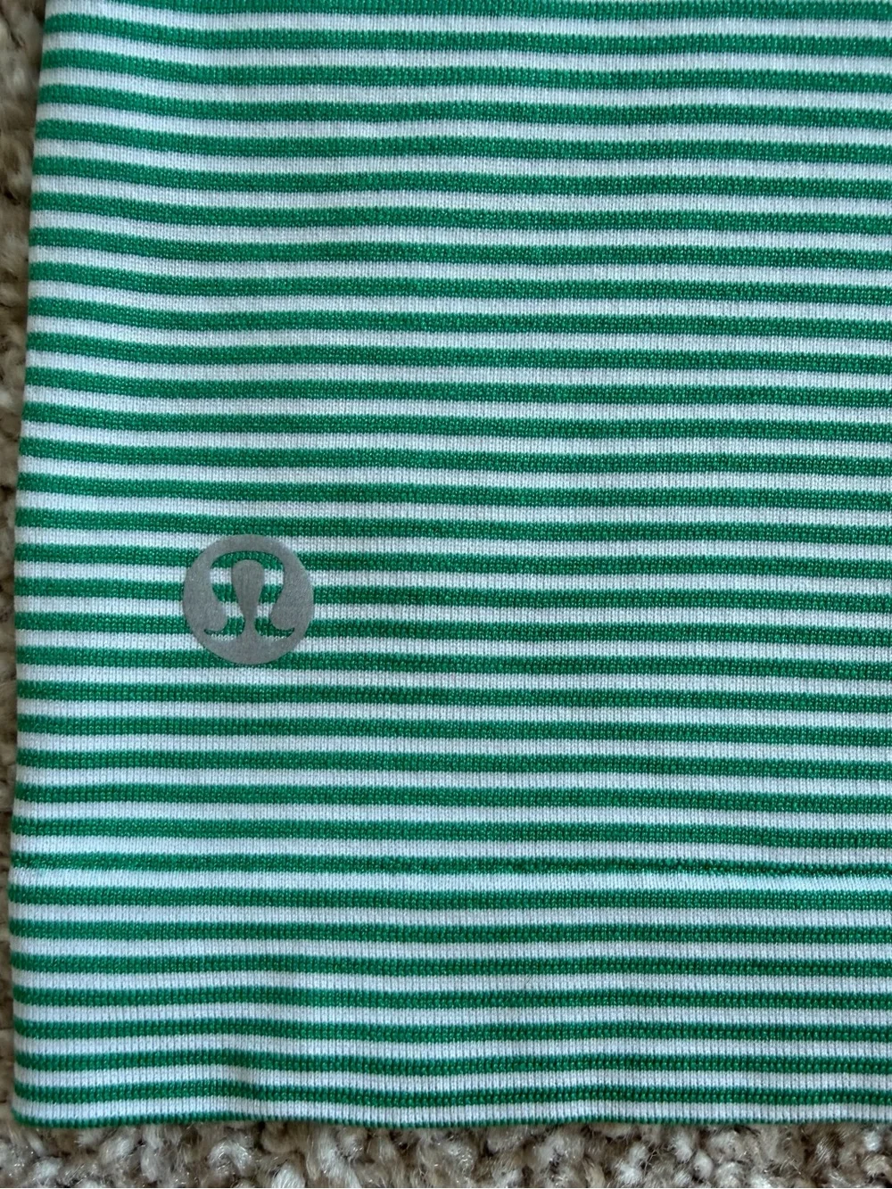 Lululemon Women's seamless classic fit mariner tee. Size Large.